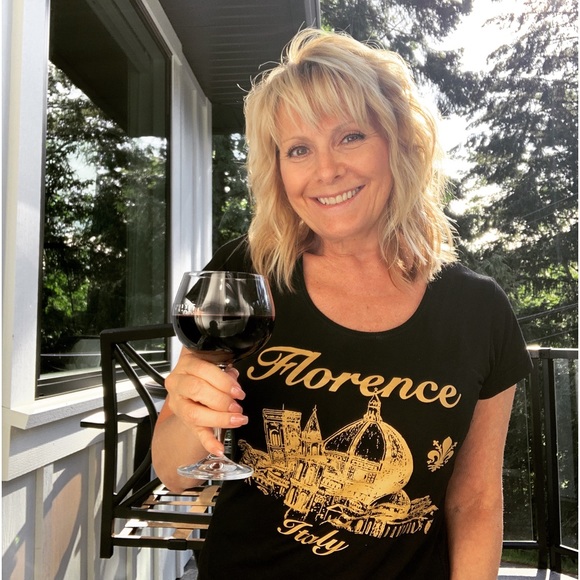 Meet your Posher, Christine - Picture 1 of 1